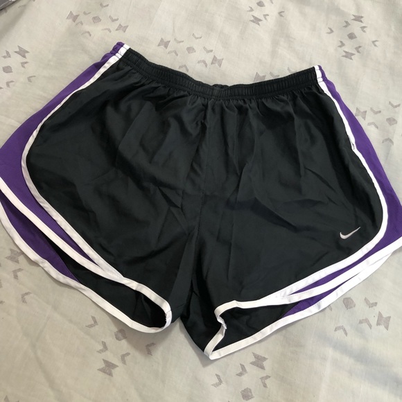 womens shorts nike black